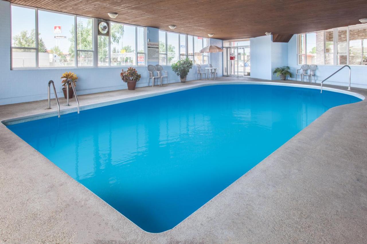 Econo Lodge Inn & Suites Medicine Hat Kültér fotó