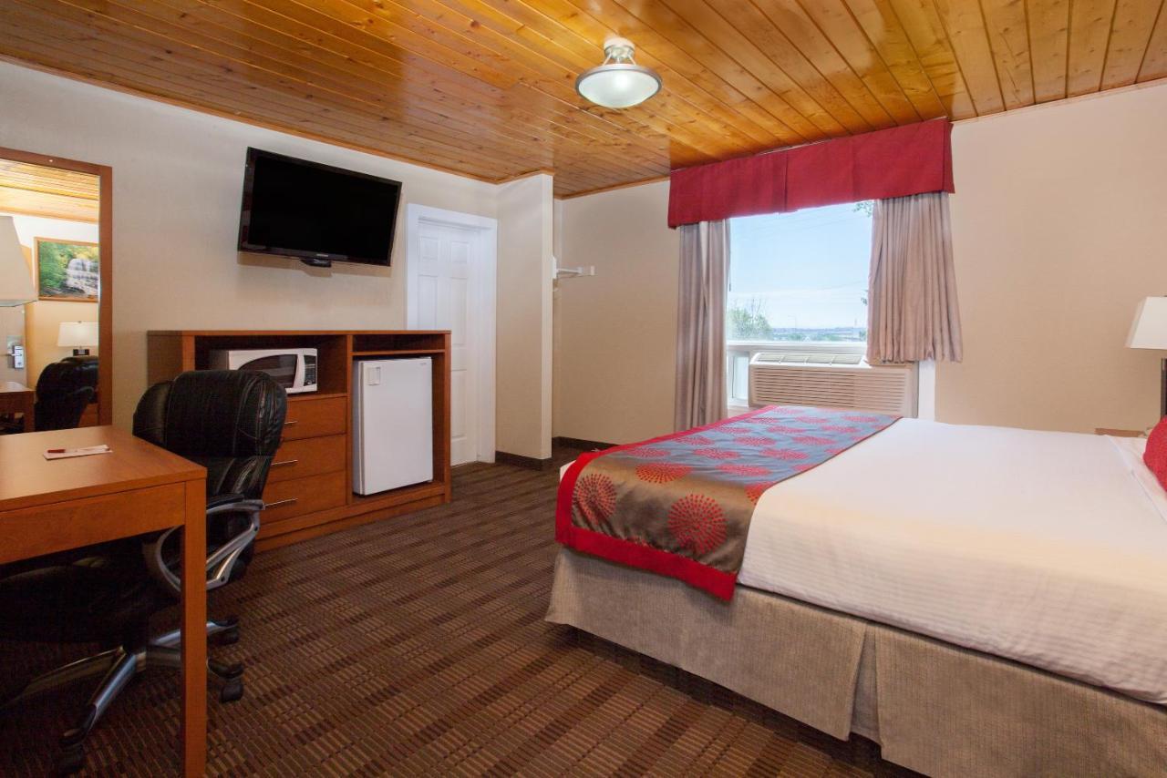 Econo Lodge Inn & Suites Medicine Hat Kültér fotó