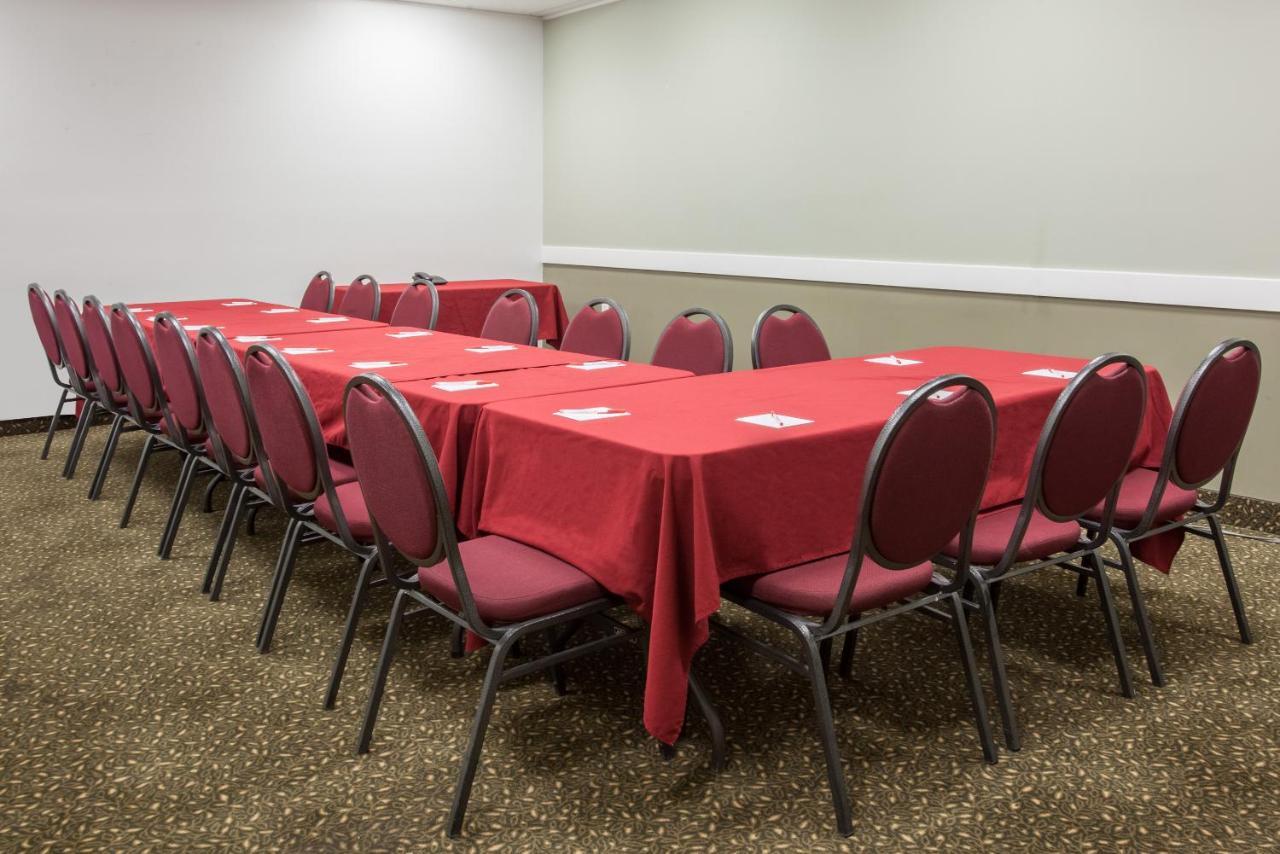 Econo Lodge Inn & Suites Medicine Hat Kültér fotó