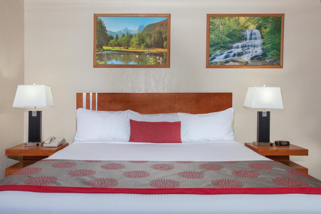 Econo Lodge Inn & Suites Medicine Hat Kültér fotó
