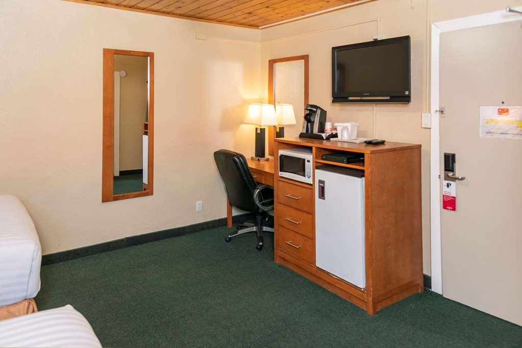 Econo Lodge Inn & Suites Medicine Hat Szoba fotó