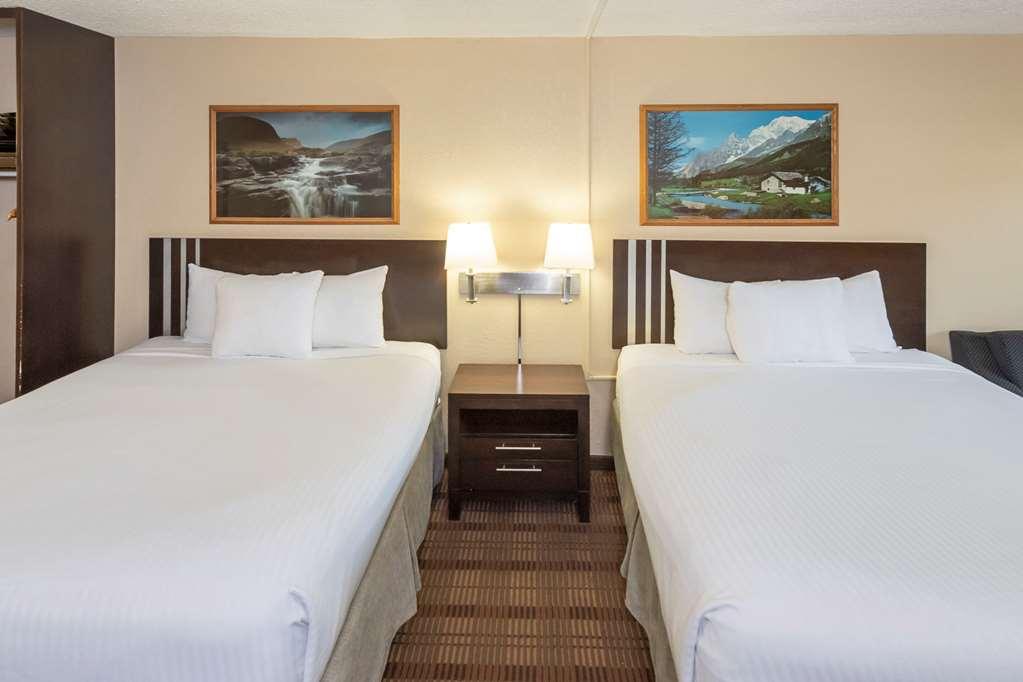 Econo Lodge Inn & Suites Medicine Hat Szoba fotó