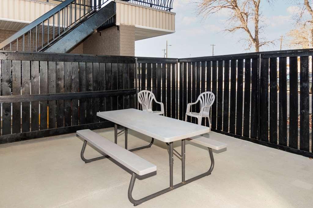 Econo Lodge Inn & Suites Medicine Hat Felszereltség fotó